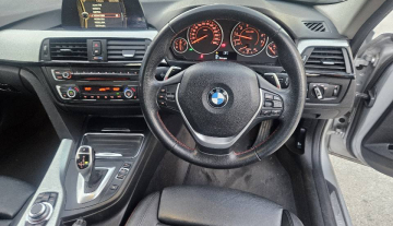 2013 BMW 320i sport f30 11.jpg
